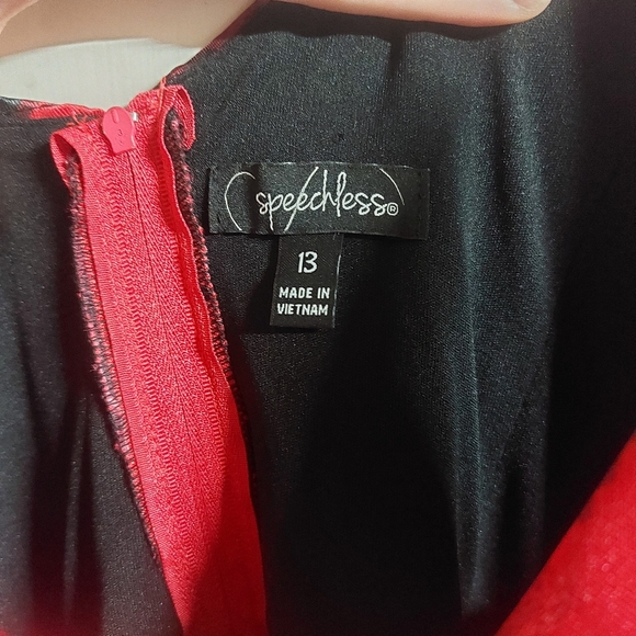 💋Speechless Red and Black Roses Semi Formal Dress - Picture 3 of 7